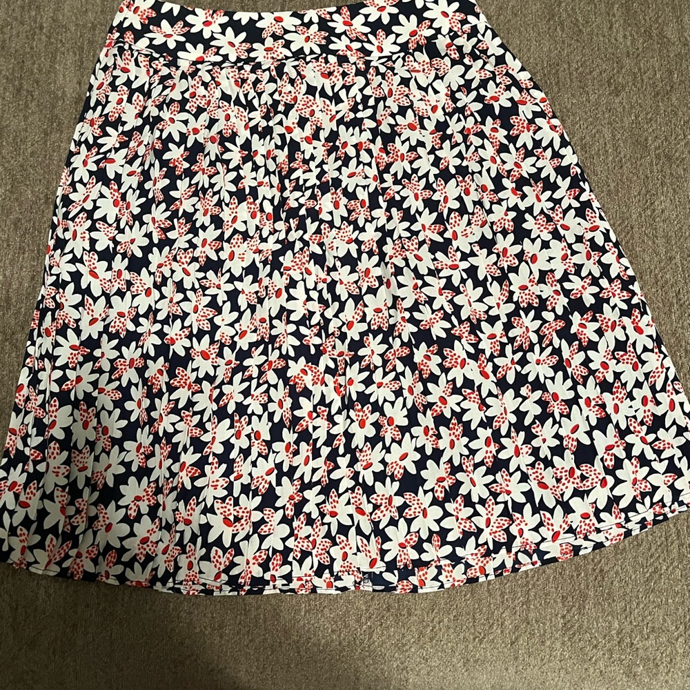 This is a flower skirt that is good for parties or going out